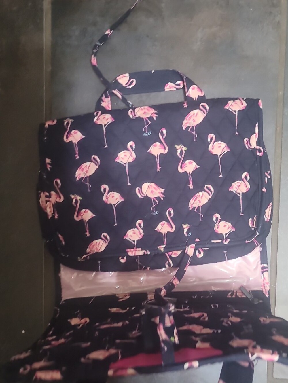 Vera Bradley Hanging Organizer in the Flamingo Fiesta Pattern In Great Condition - Picture 2 of 5